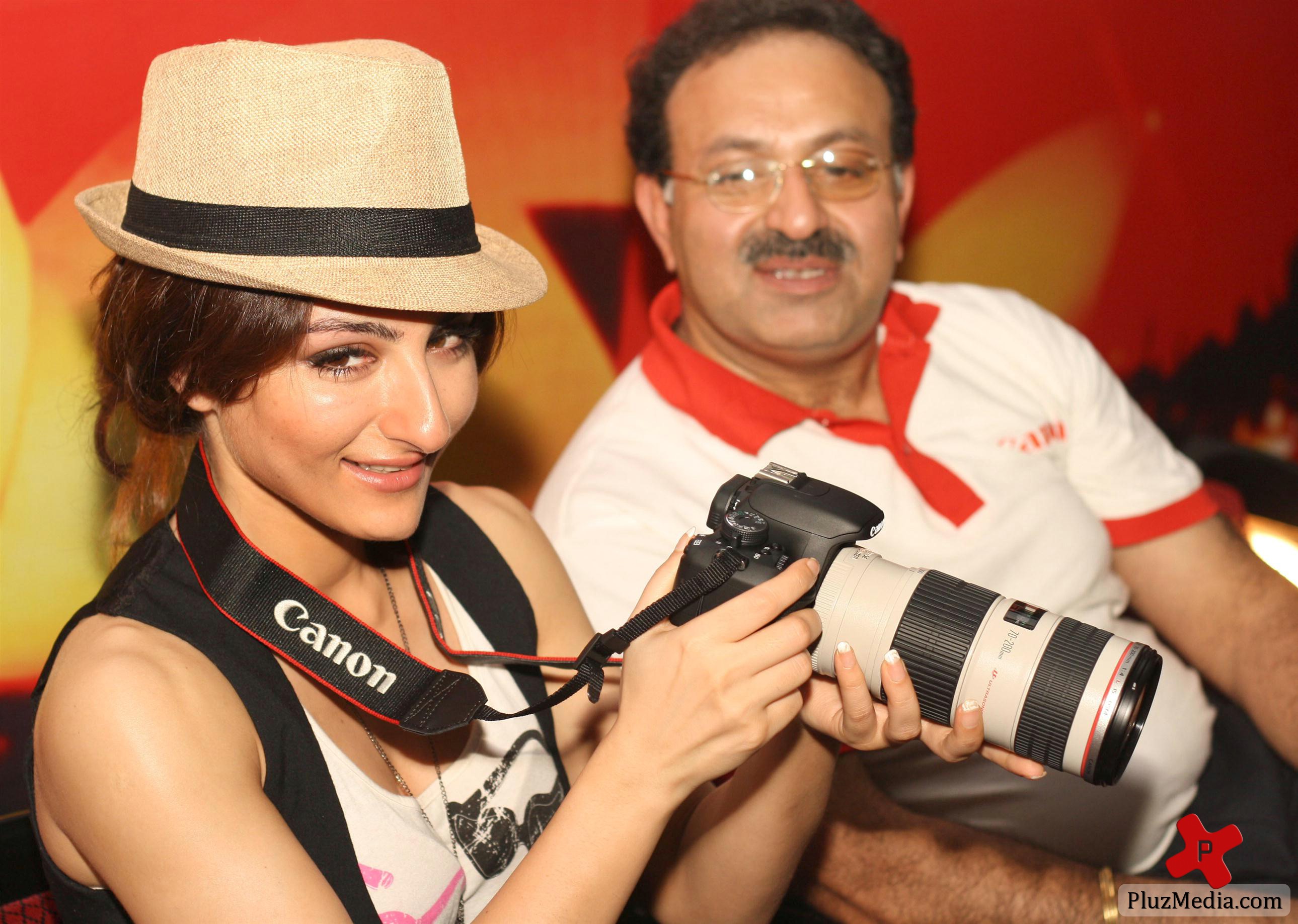 Soha Ali Khan at the 'Canon Photo Marathon' event pictures | Picture 81601